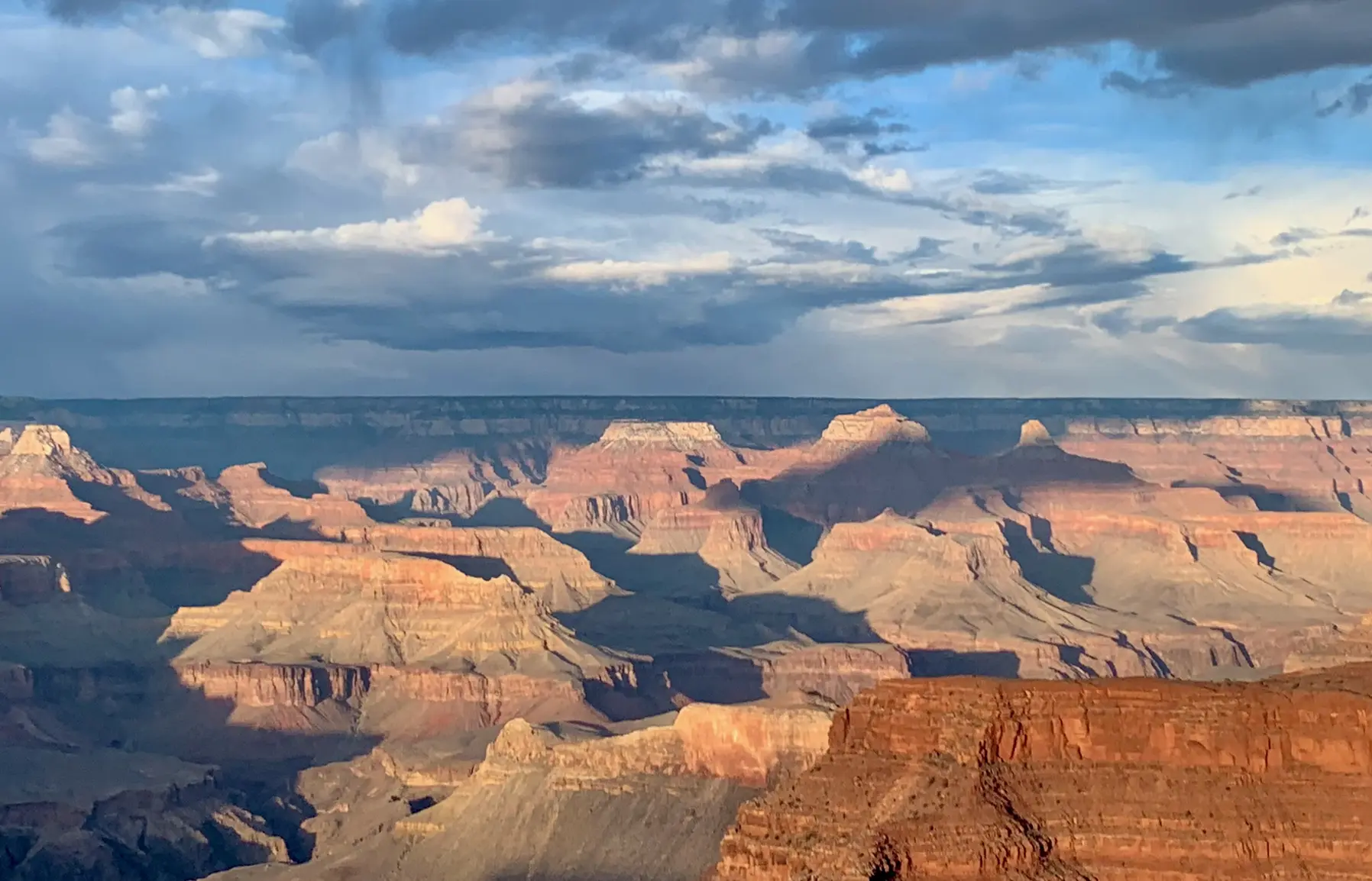 <p>Grand Canyon. 你说的我都懂，可是为什么顶这么平呢？</p>
