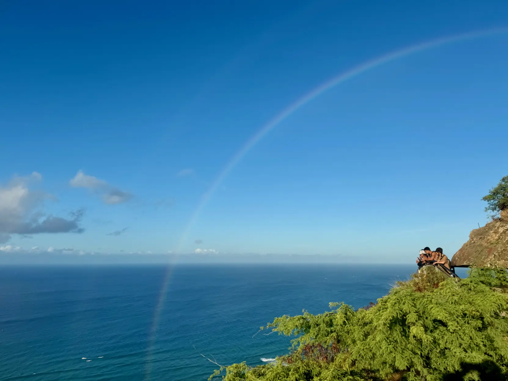 <p>爬 Diamond Head Summit Trail 时看到的彩虹</p>
